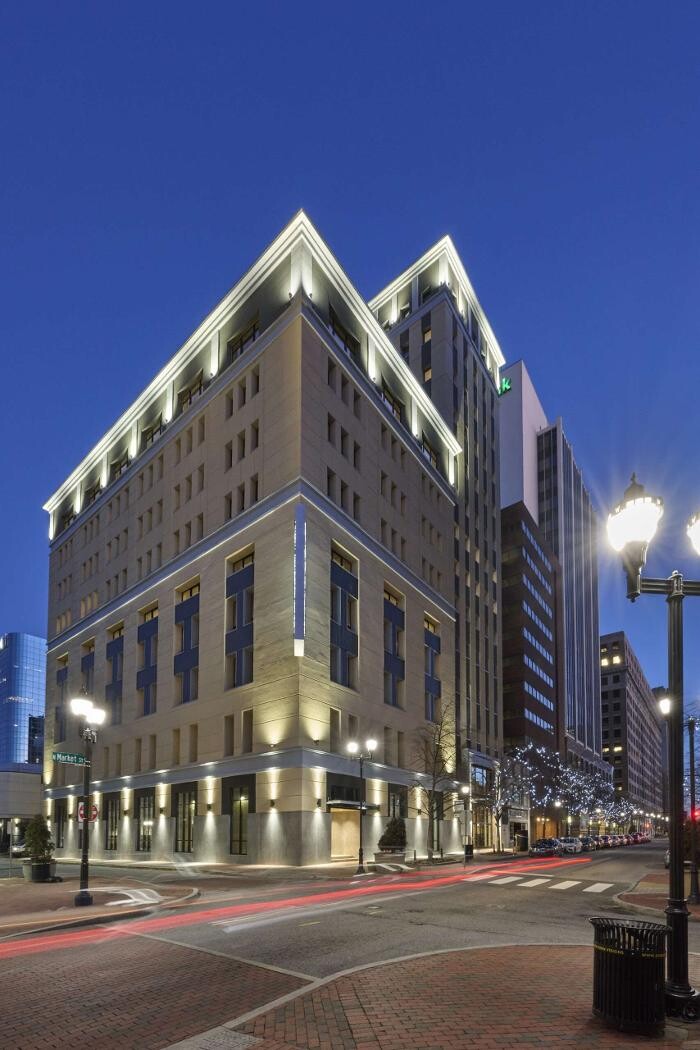 Images 901 Market Tower