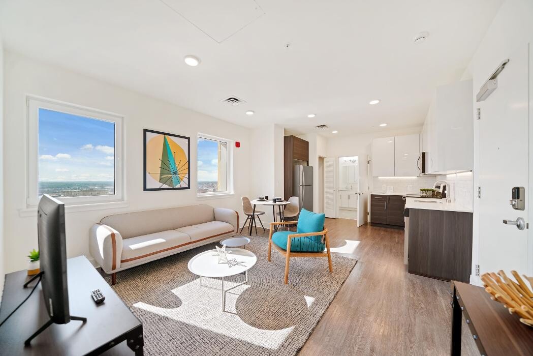 Images 901 Market Tower