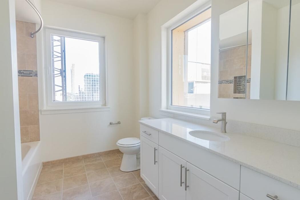 Images 901 Market Tower