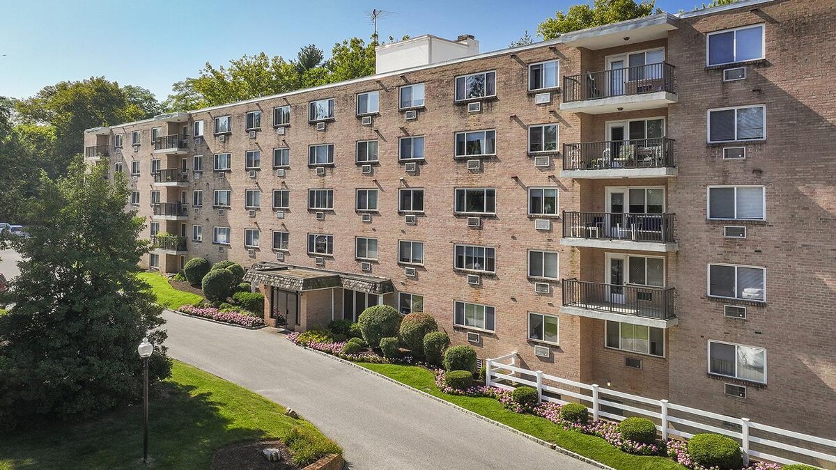 Images Norriton East Apartments