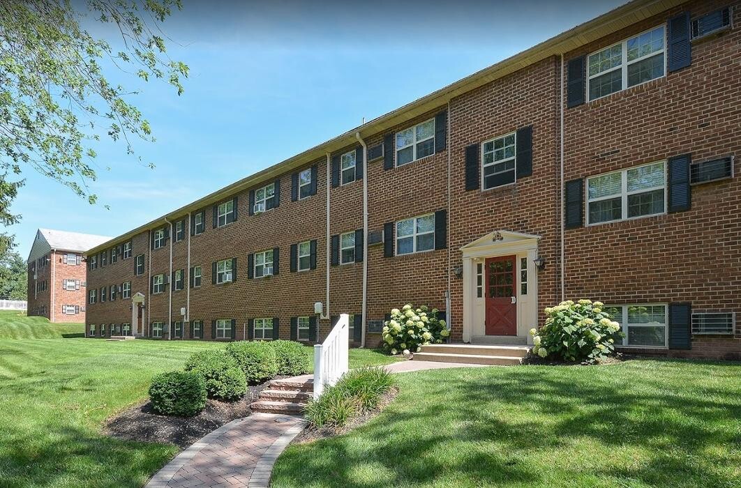 Images Norriton East Apartments