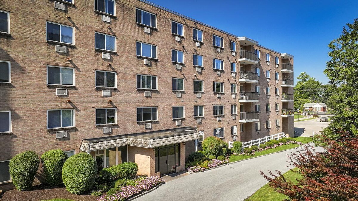 Images Norriton East Apartments