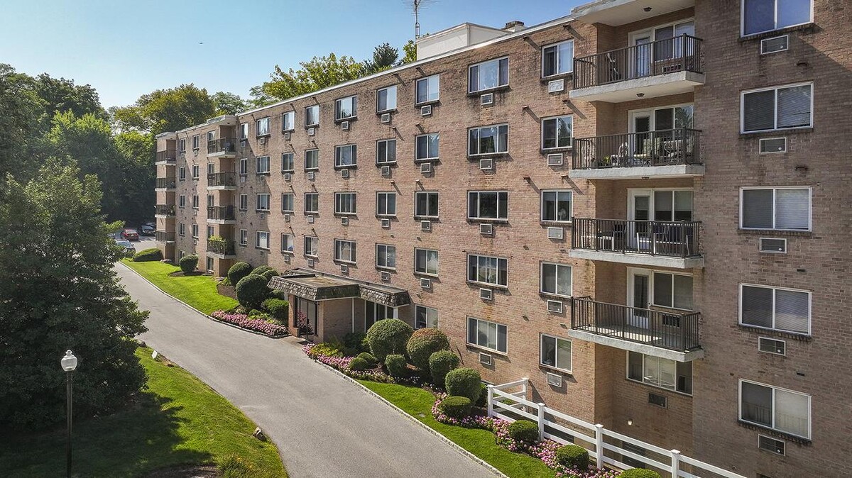 Images Norriton East Apartments