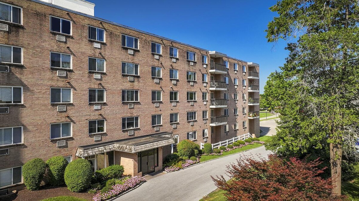 Images Norriton East Apartments