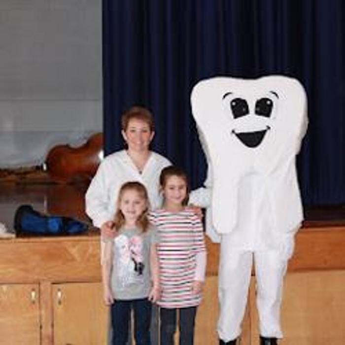 Images Amy E. Schmitt-Kingston, DDS