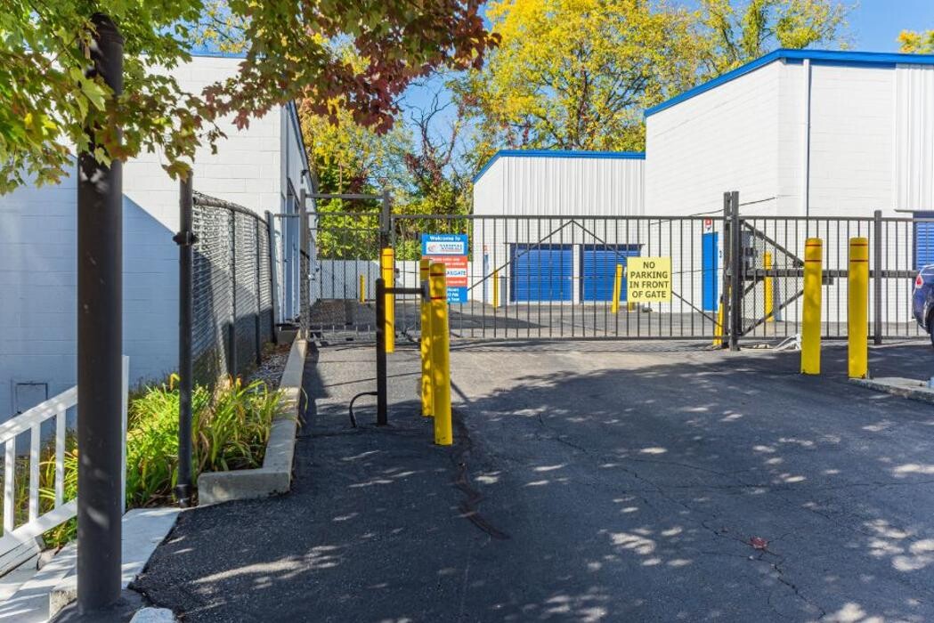 Images National Storage Centers - Plymouth Road