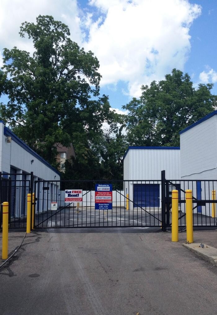 Images National Storage Centers - Plymouth Road