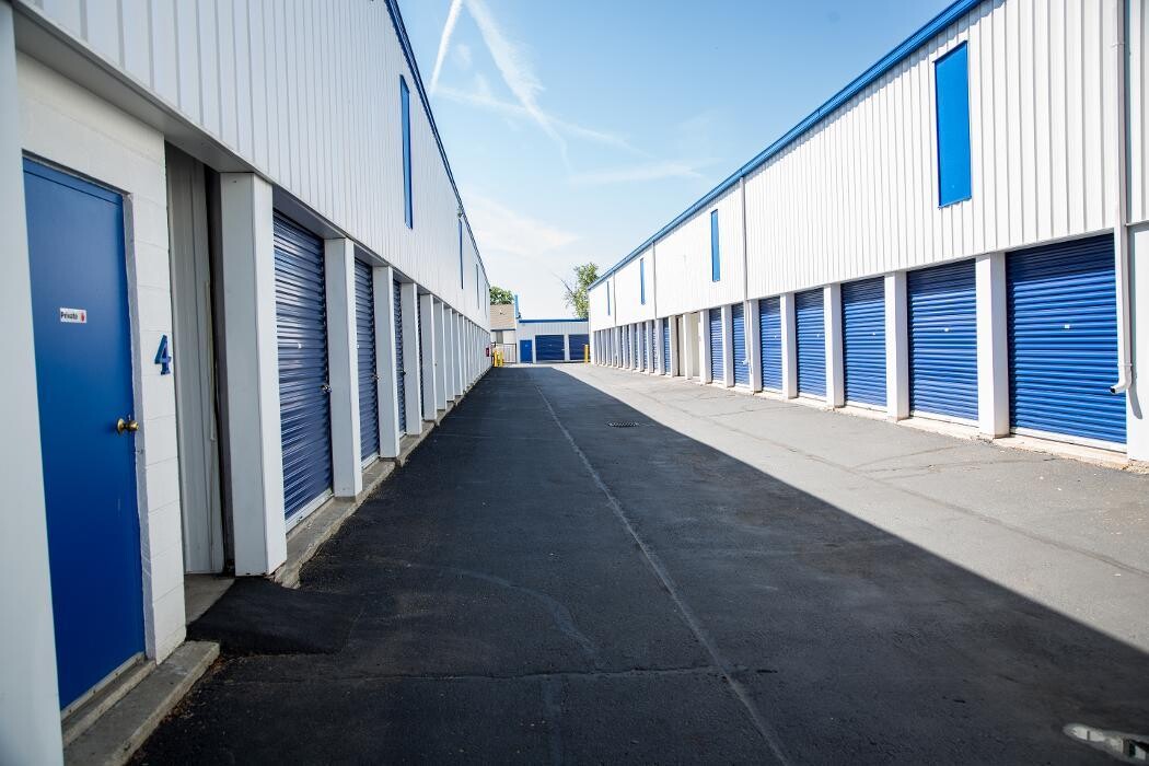 Images National Storage Centers - Plymouth Road