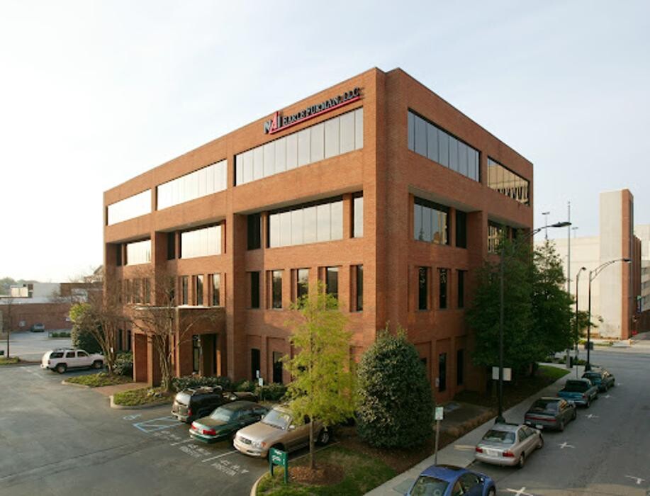 Images NAI Earle Furman