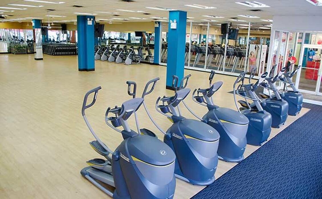 Images Lucille Roberts - Forest Hills