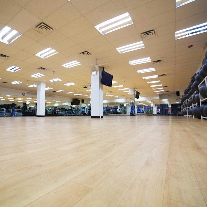 Images Lucille Roberts - Forest Hills