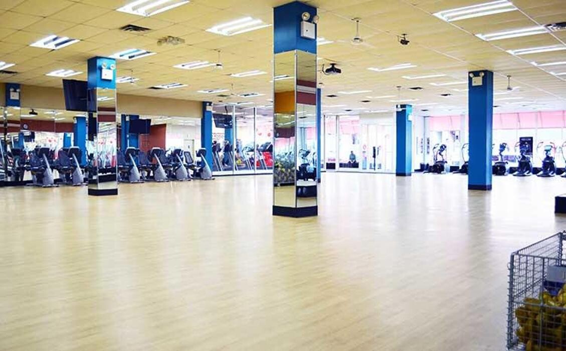 Images Lucille Roberts - Forest Hills