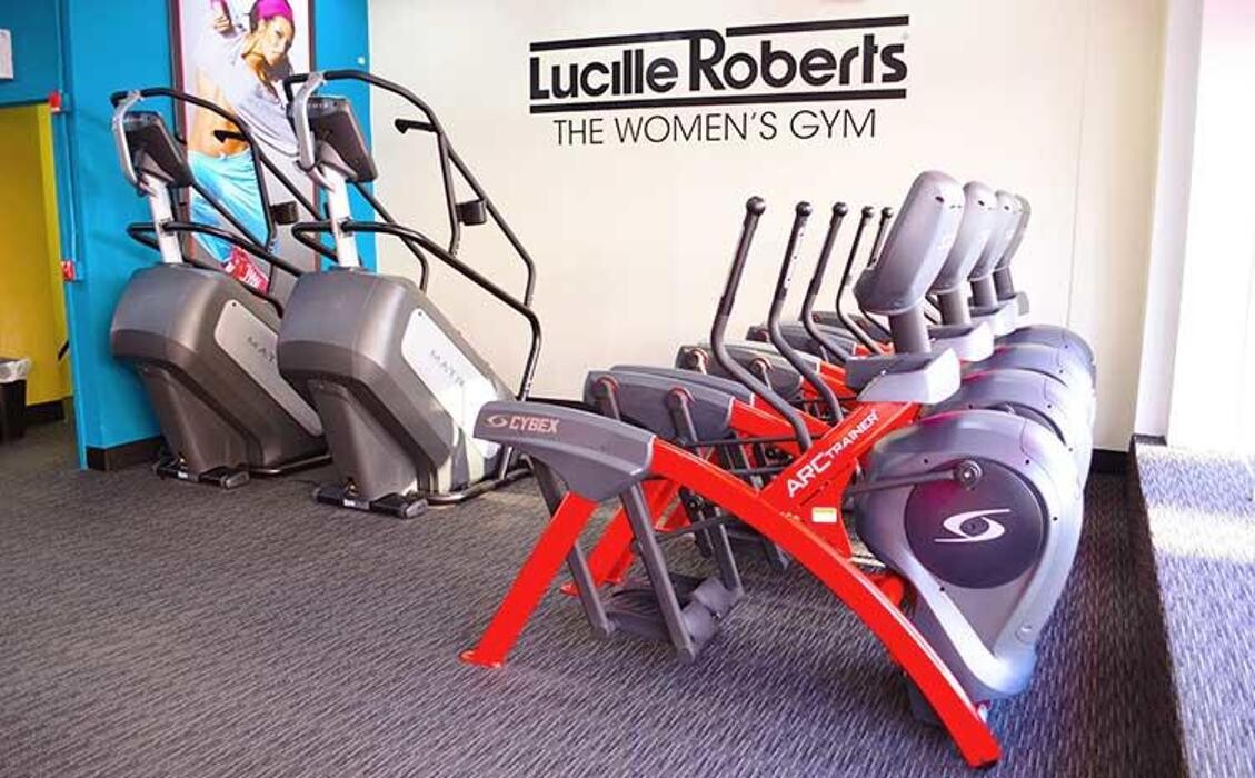 Images Lucille Roberts - Forest Hills