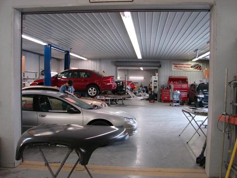 Images Diamond Collision Services Inc.