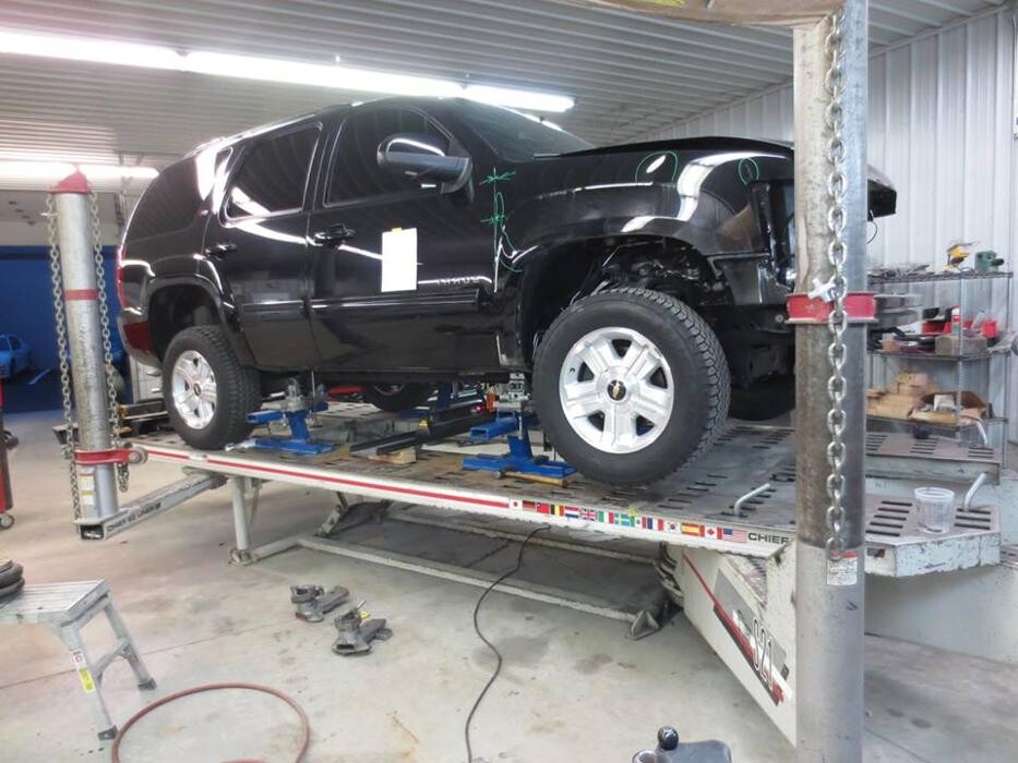 Images Diamond Collision Services Inc.