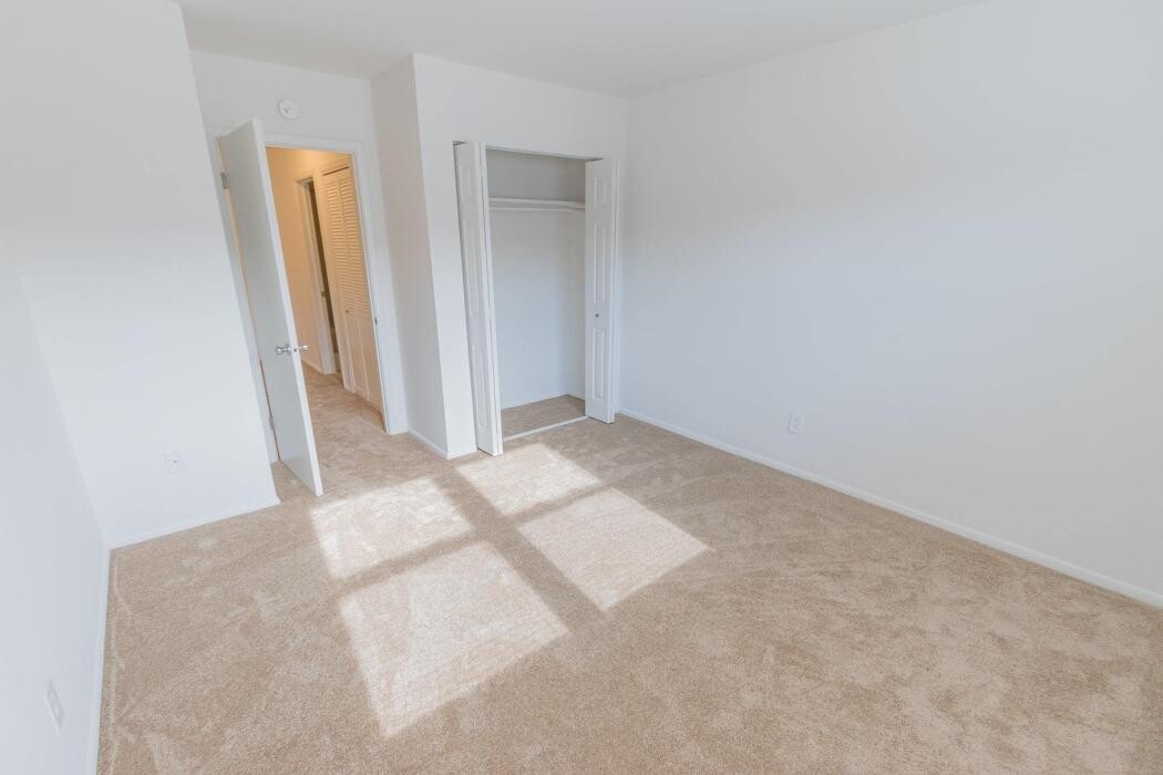 Images Mayflower Crossing Apartments