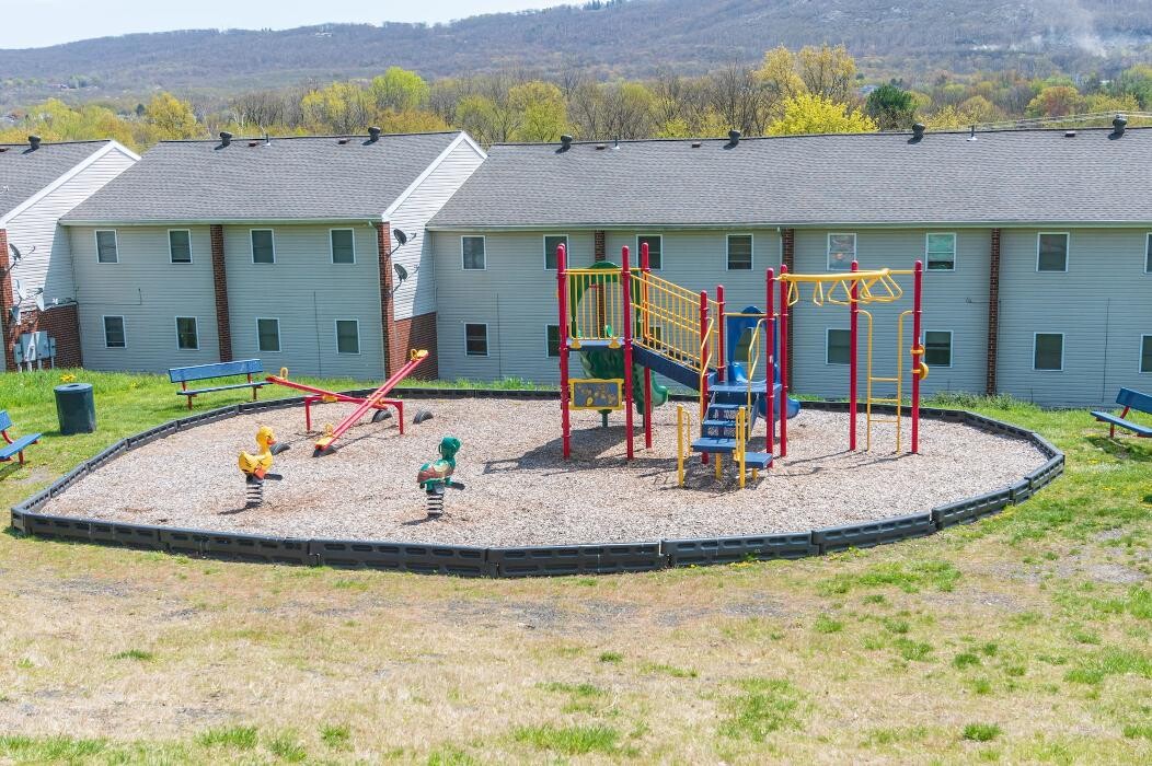 Images Mayflower Crossing Apartments