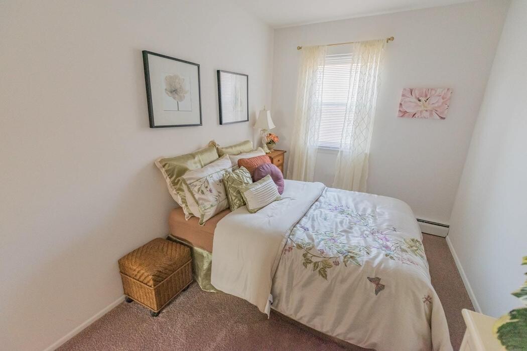 Images Mayflower Crossing Apartments