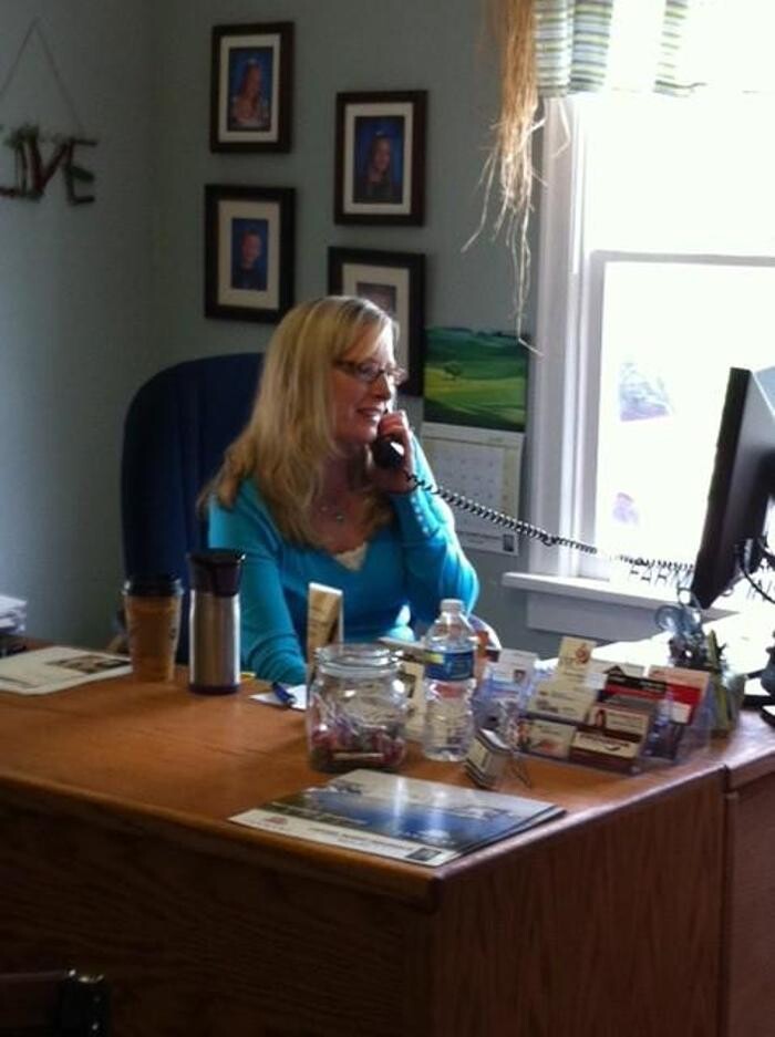 Images Farmers Insurance - Larissa DeHart