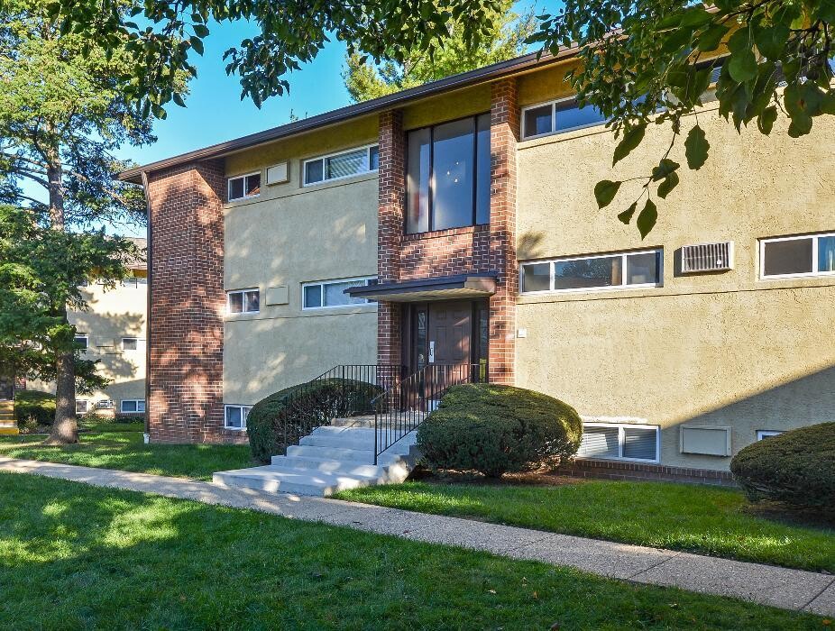 Images Black Hawk Apartments