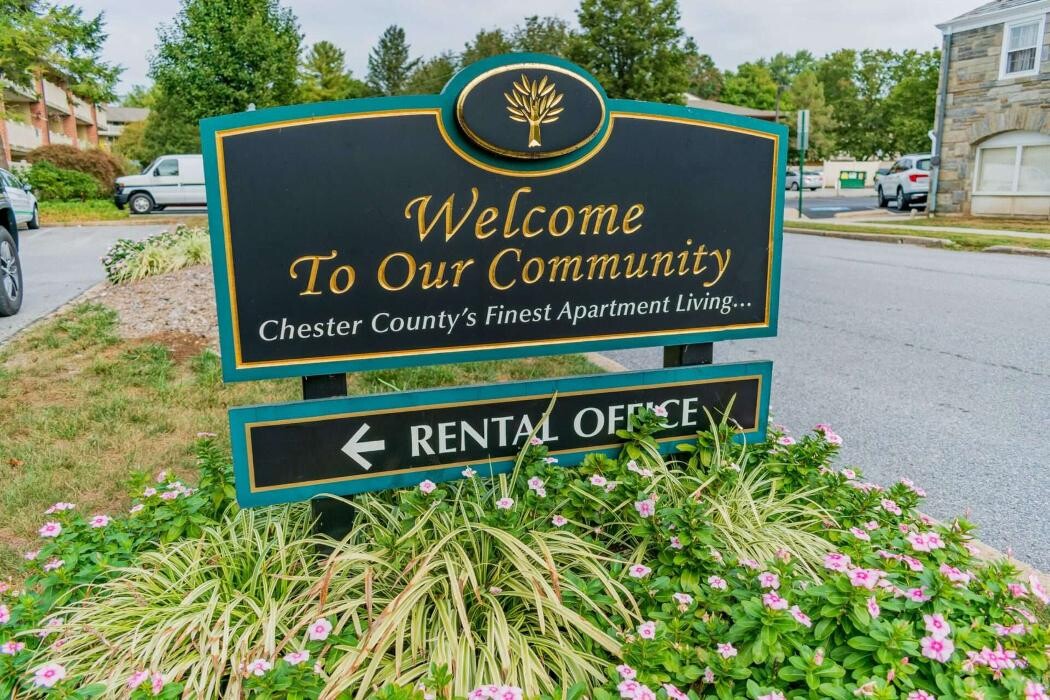 Images Black Hawk Apartments