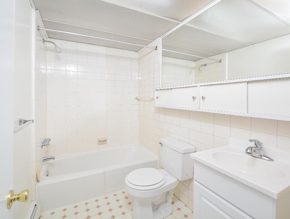 Images Black Hawk Apartments