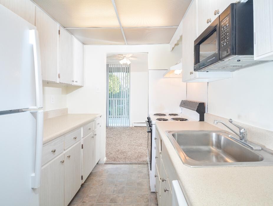 Images Black Hawk Apartments