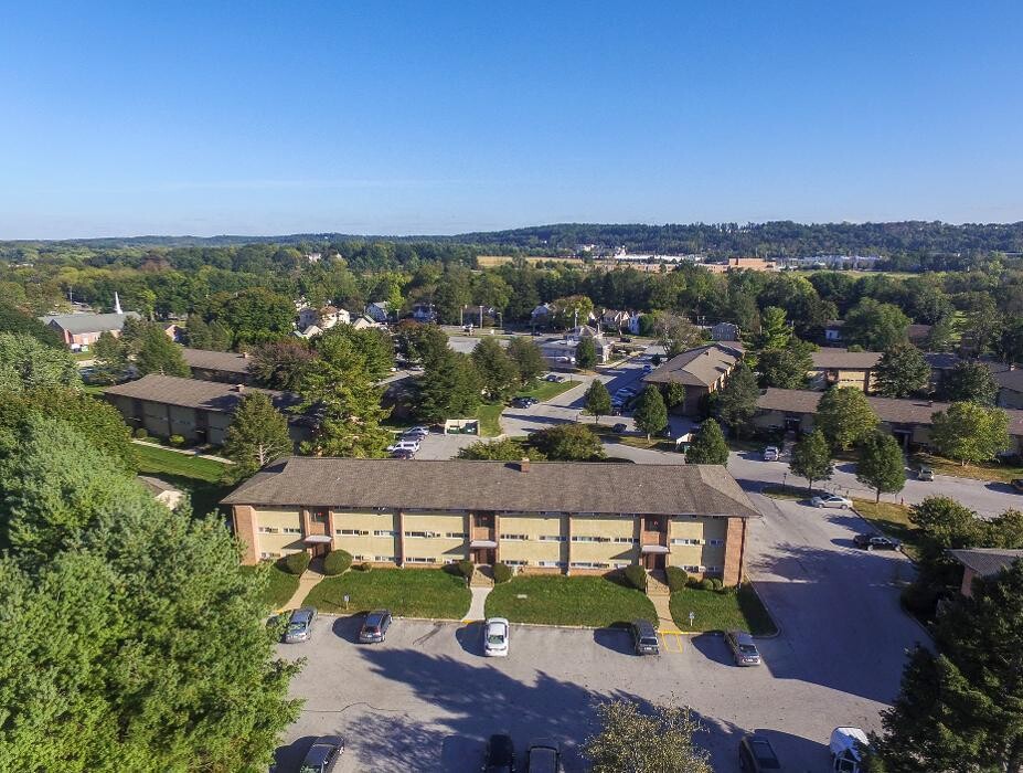 Images Black Hawk Apartments