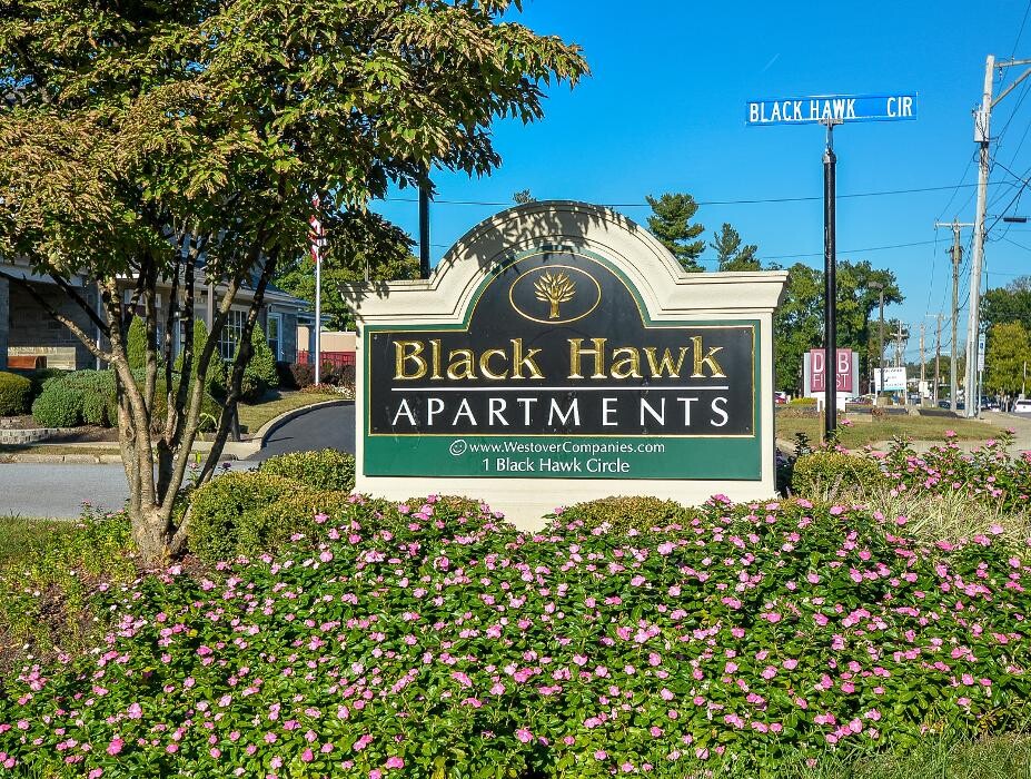 Images Black Hawk Apartments