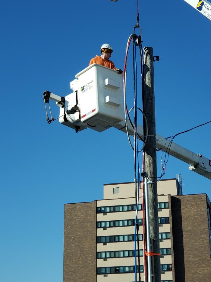 Images Blackhawk Electric & Generators Inc.