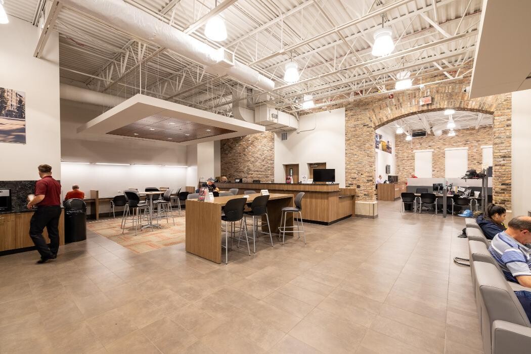 Images AutoNation Toyota Libertyville