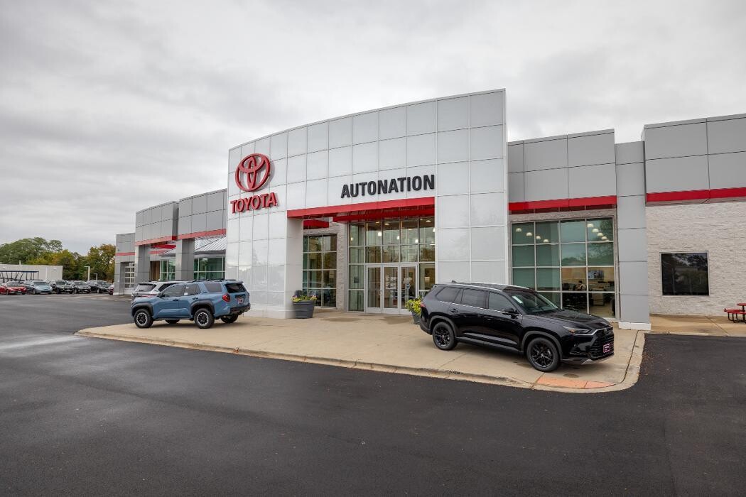 Images AutoNation Toyota Libertyville
