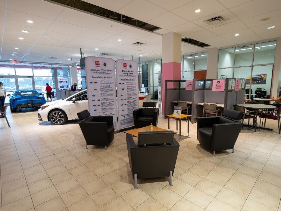 Images AutoNation Toyota Winter Park