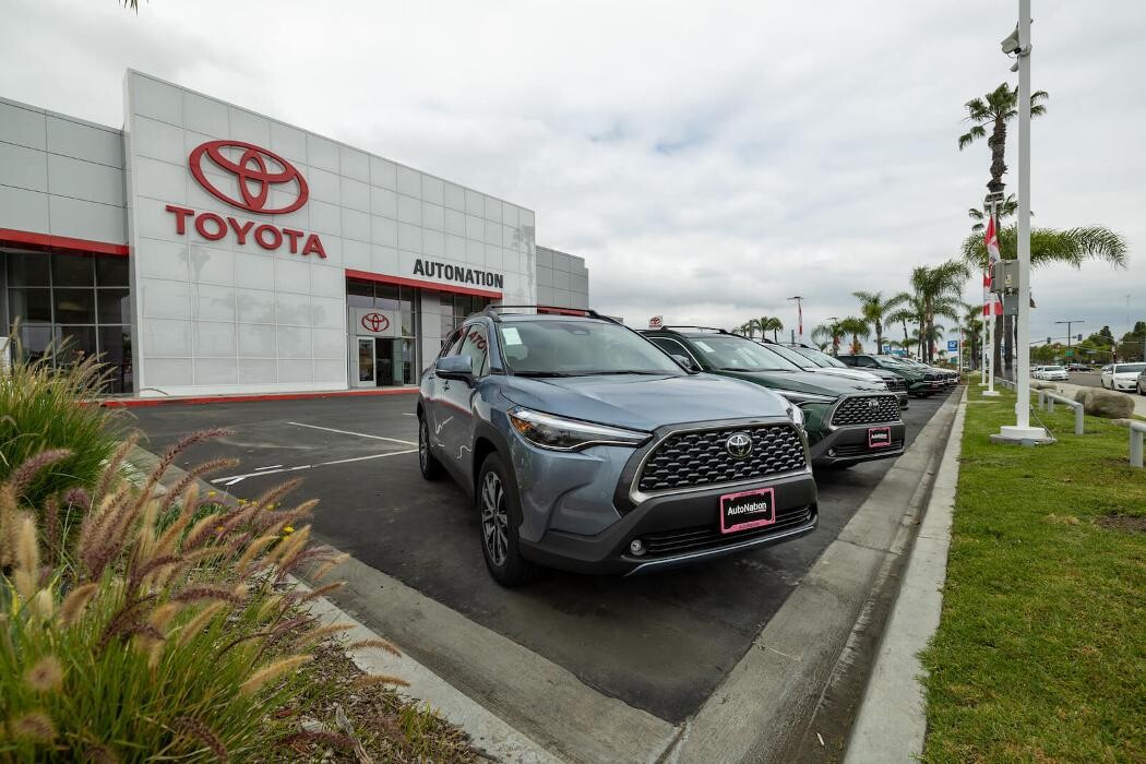 Images AutoNation Toyota Buena Park