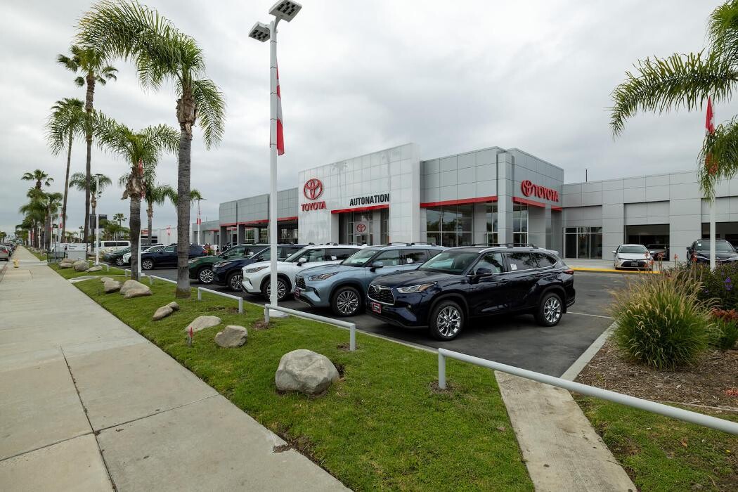 Images AutoNation Toyota Buena Park