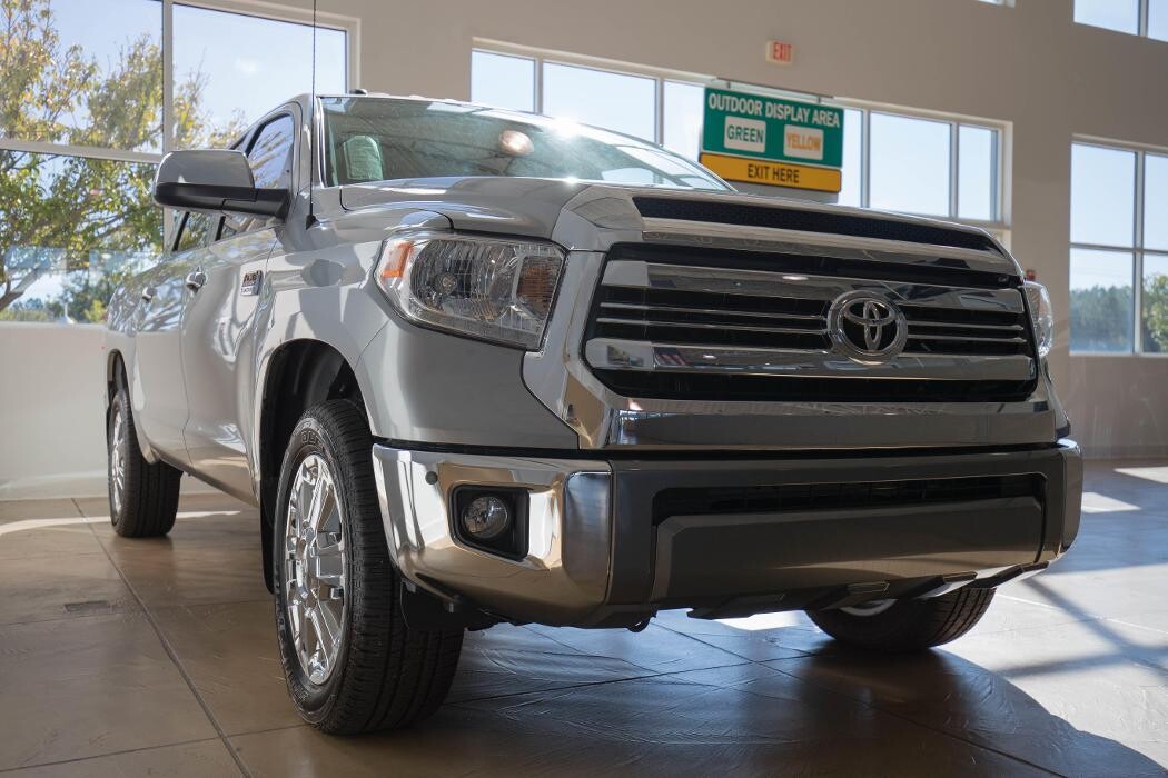 Images AutoNation Toyota Thornton Road