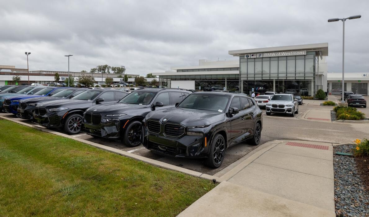 Images Laurel BMW of Westmont