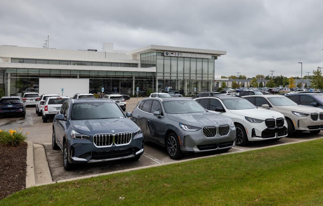 Images Laurel BMW of Westmont