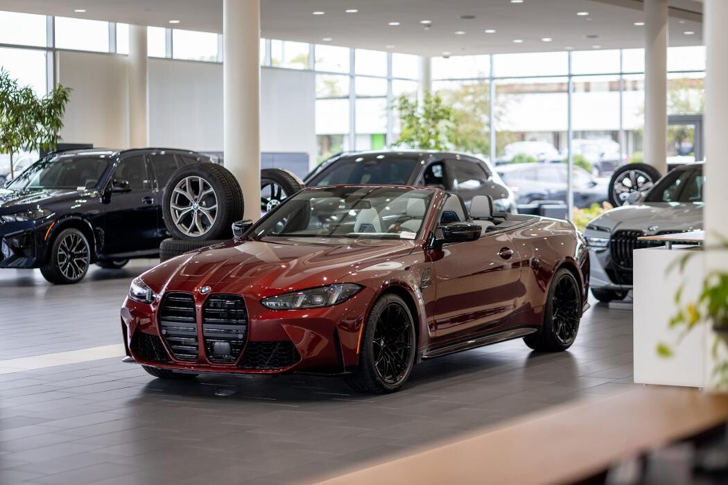 Images Laurel BMW of Westmont