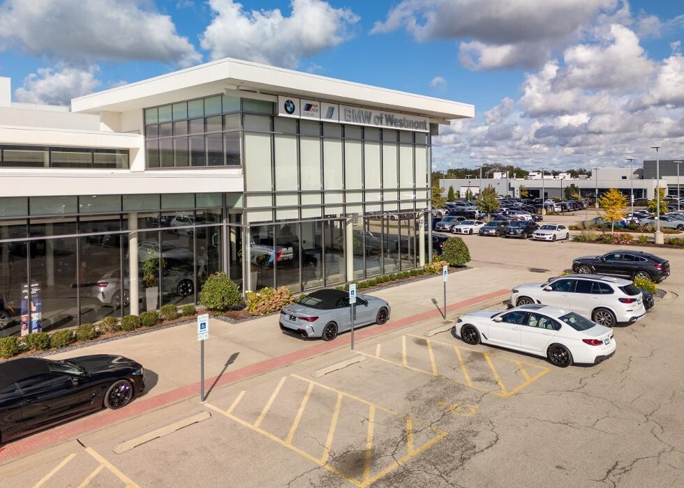 Images Laurel BMW of Westmont