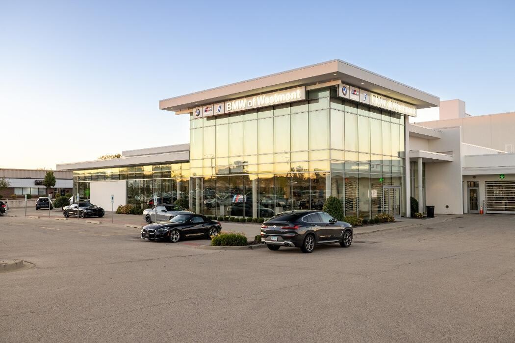 Images Laurel BMW of Westmont