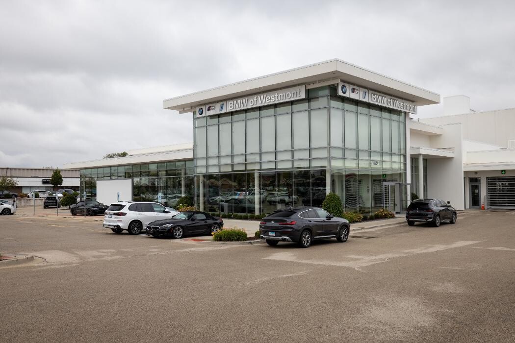 Images Laurel BMW of Westmont