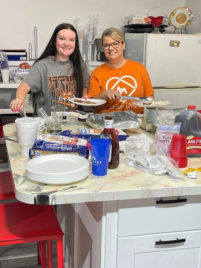 Images Farmers Insurance - Angela Schertle