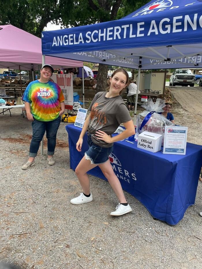 Images Farmers Insurance - Angela Schertle