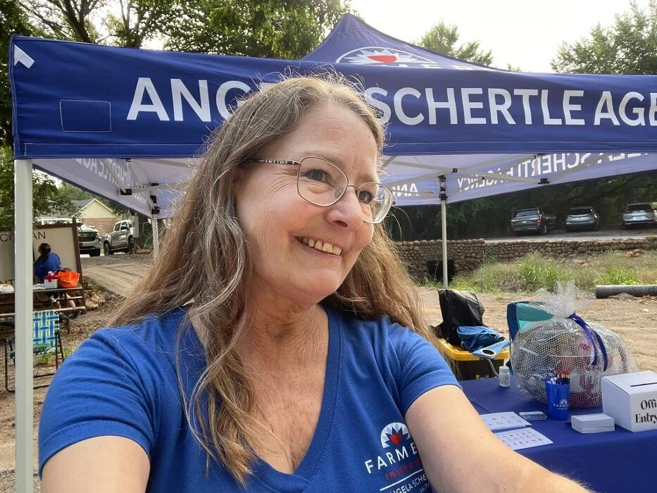 Images Farmers Insurance - Angela Schertle