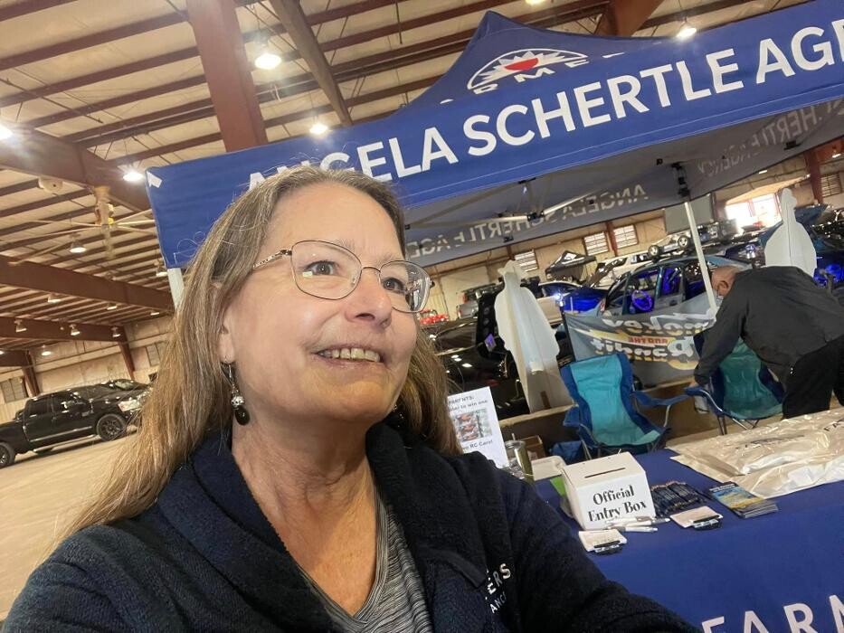 Images Farmers Insurance - Angela Schertle