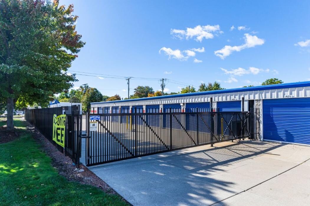 Images National Storage Centers - Newburgh Road