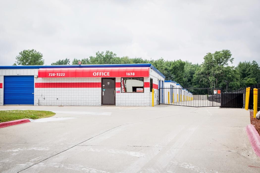 Images National Storage Centers - Newburgh Road