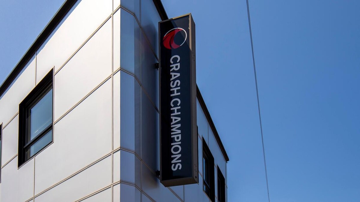 Images Crash Champions Collision Repair Lincoln Park