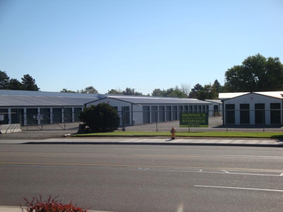 Images Bernie's Maximum Security Storage